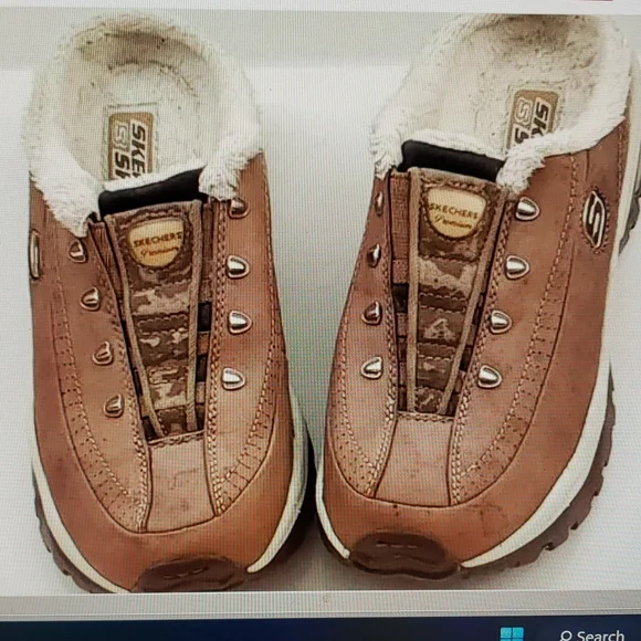 SKECHERS PREMIUM 11302 WOMEN'S SLED DOG MULE FUR LINED SIZE 7.5 - Picture 2 of 8